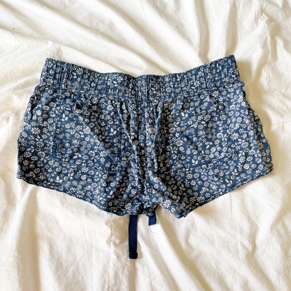 Shorts - Picture 8 of 11